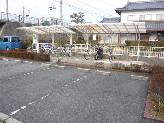 中学校　広島市立戸坂中学校（中学校）まで1081m