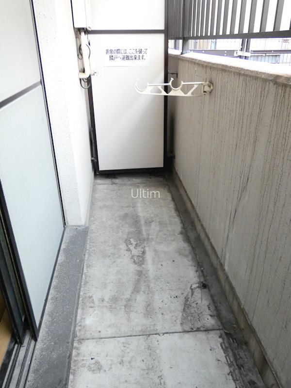 バルコニー　別部屋のお写真です。ご参考までに！