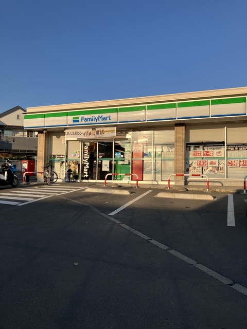 コンビニ　ファミリーマート平塚おかざき店（コンビニ）まで604m