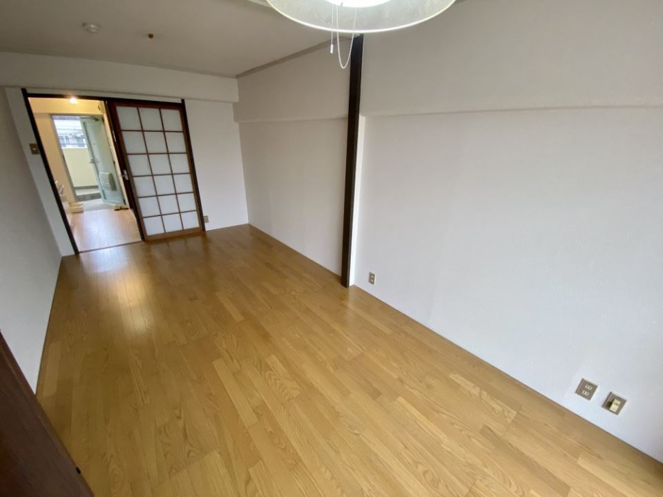 その他部屋・スペース　奥行きのある洋室です。