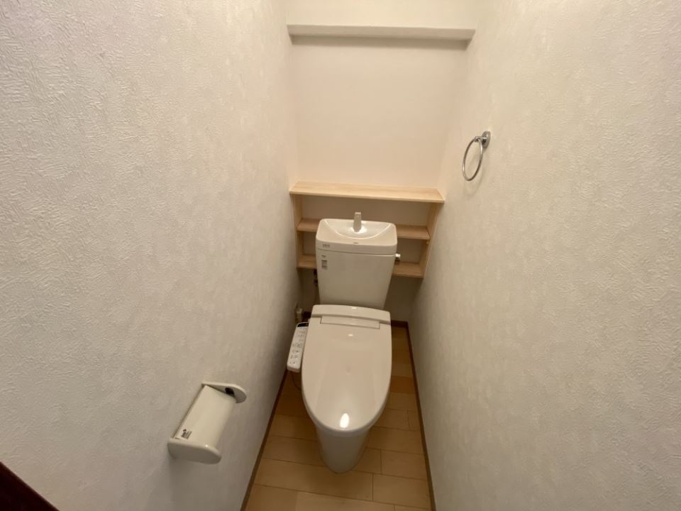 トイレ　温水便座気がついています。