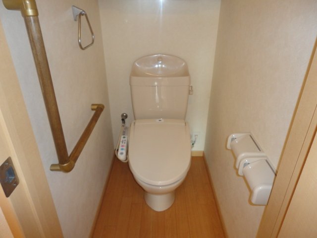 トイレ　シャワー付トイレ