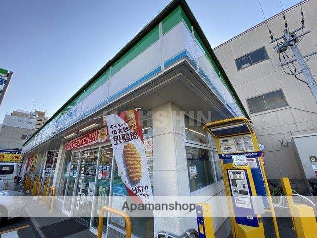 コンビニ　ファミリーマート（コンビニ）まで34m