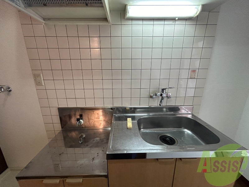 キッチン　キッチンです。大きめのコンロも設置できますね。