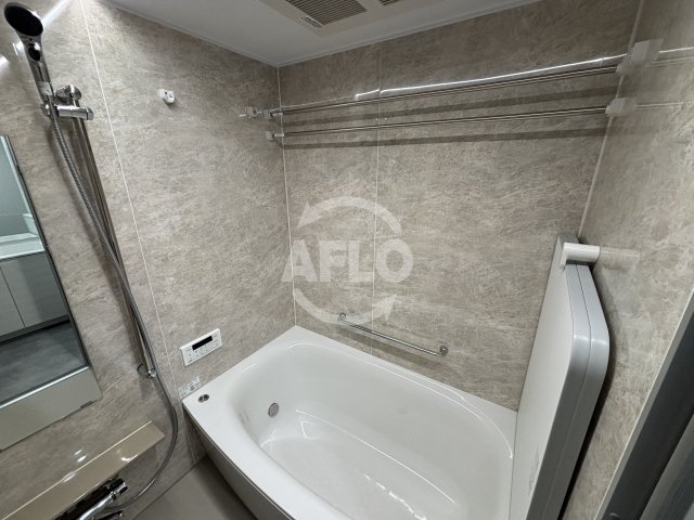 バス・シャワールーム　Alivis野田阪神　浴室