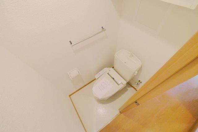 トイレ　ウォシュレット付きです♪