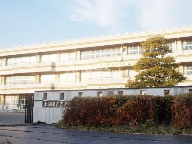 小学校　土浦市立乙戸小学校（小学校）まで503m