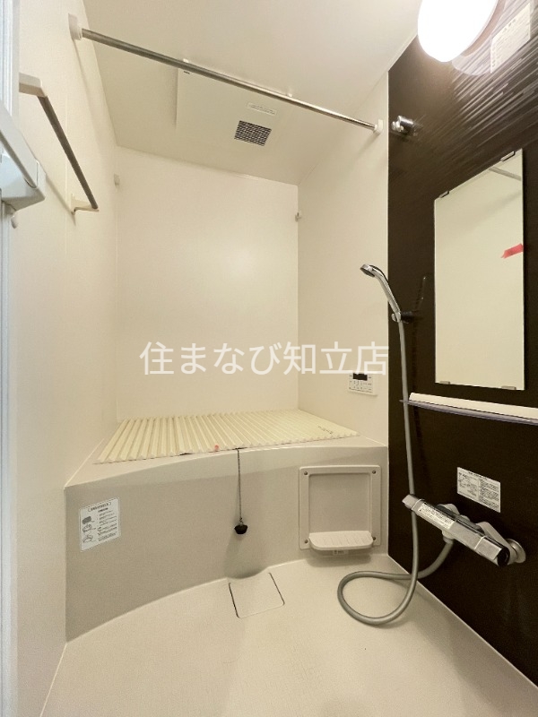 バス・シャワールーム　清掃前