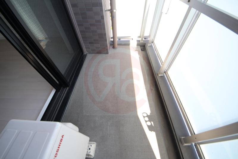 バルコニー　開放的で明るい空間を演出してくれるバルコニーです