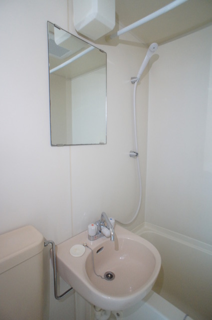 洗面設備　洗面ボウルと鏡もございます☆