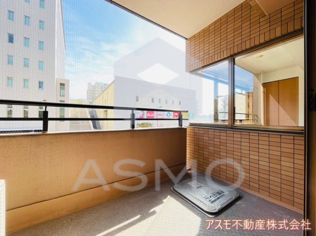 バルコニー　同マンション別部屋　参考写真