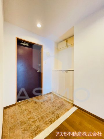 玄関　同マンション別部屋　参考写真