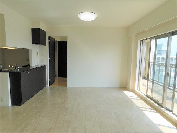 居室・リビング　※現況を優先します。