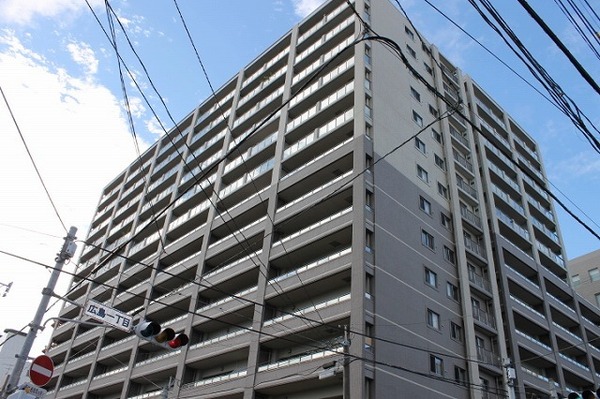 建物外観　ポレスターアーバンシ