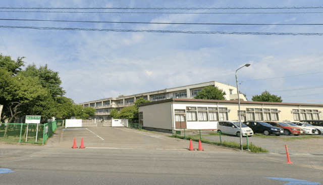 小学校　上里町立上里東小学校（小学校）まで1003m
