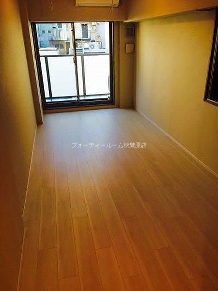 居室・リビング　別号室参考写真