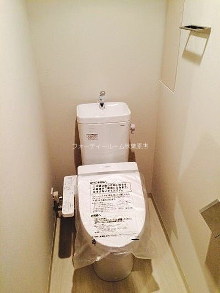 トイレ　別号室参考写真