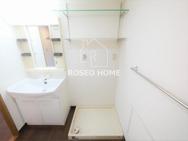 洗面設備　同マンション別部屋：参考写真