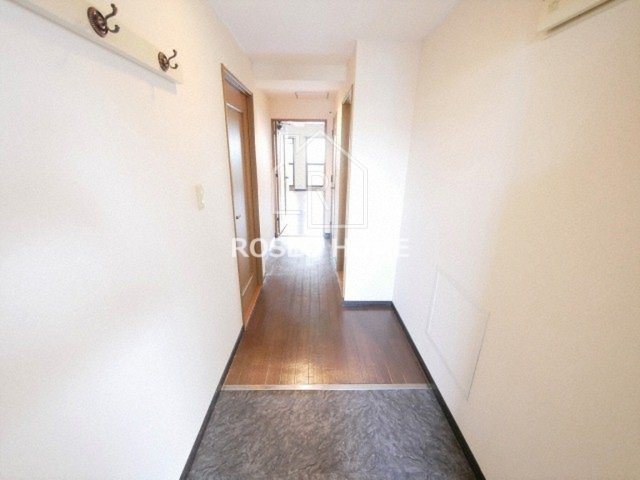 玄関　同マンション別部屋：参考写真