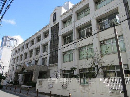 小学校　大阪市立滝川小学校（小学校）まで371m