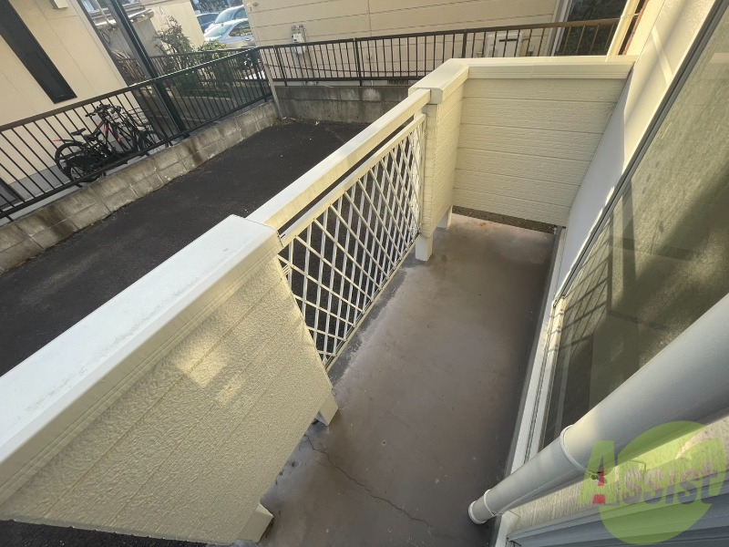 バルコニー　バルコニーが付いているので晴れた日は洗濯物が沢山干せますね。