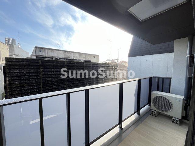 バルコニー　陽当たり良好なバルコニーです