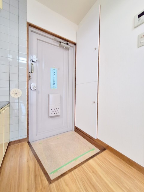 玄関　ブーツも収納可能なシューズボックス