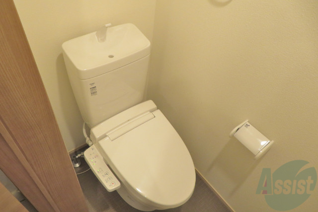 トイレ　トイレは暖房便座付きです。シャワートイレは嬉しいですね