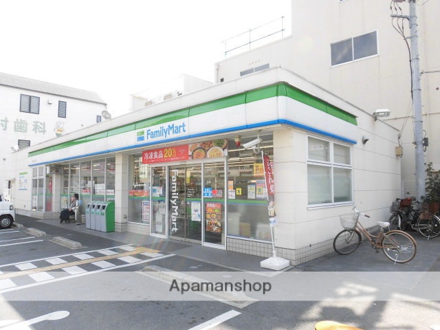 コンビニ　ファミリーマート今津中三丁目店（コンビニ）まで687m