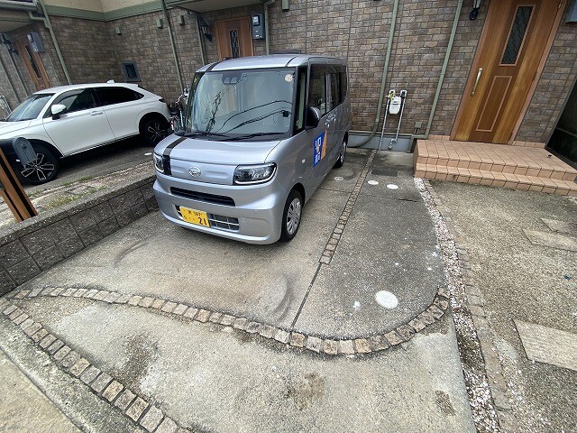 駐車場　敷地内駐車場！