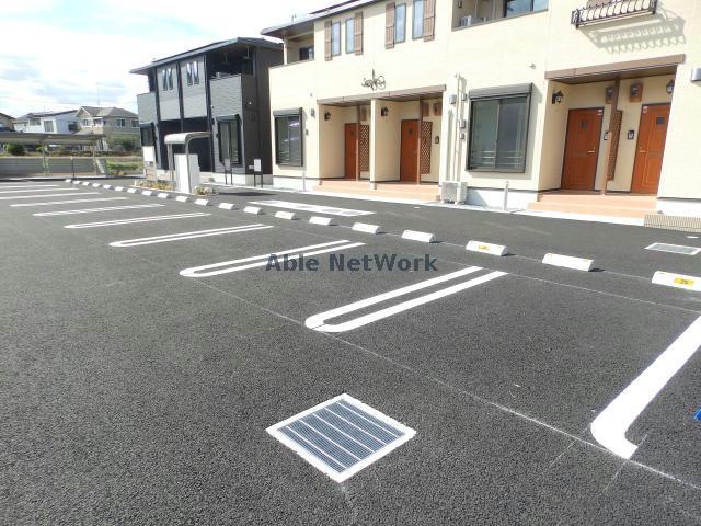 駐車場　駐車場