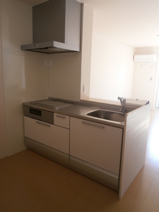 キッチン　ＩＨクッキング付いてます