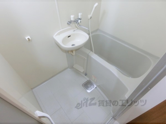 バス・シャワールーム　バス