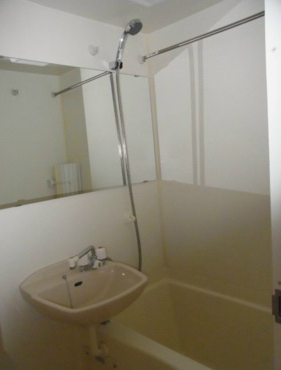 バス・シャワールーム　※同じタイプ別号室参考写真