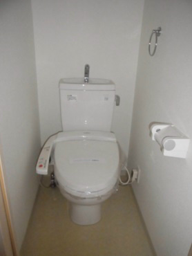 トイレ　※同じタイプ別号室参考写真