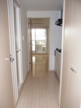 玄関　※同じタイプ別号室参考写真