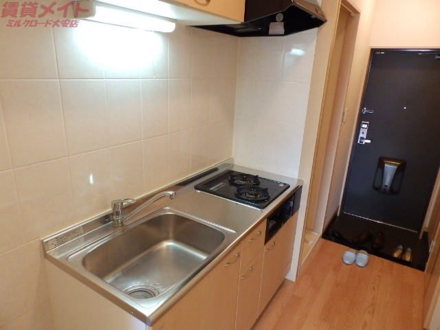 キッチン　同物件別室写真