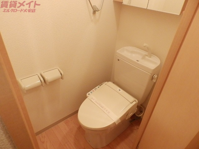 トイレ　同物件別室写真