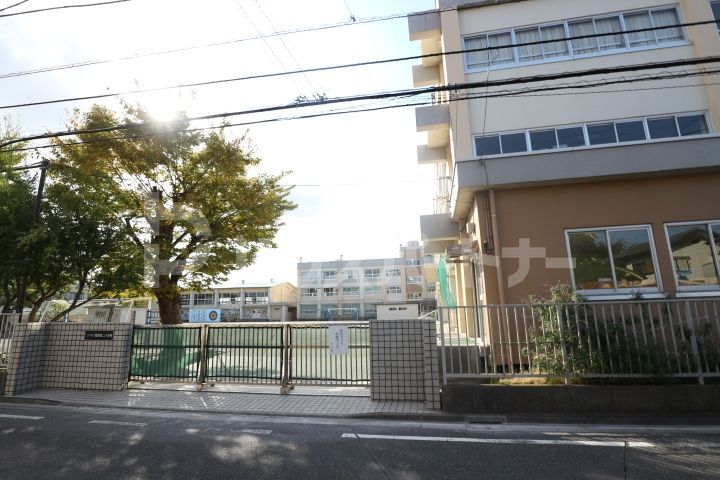 小学校　江戸川区立篠崎第二小学校（小学校）まで180m