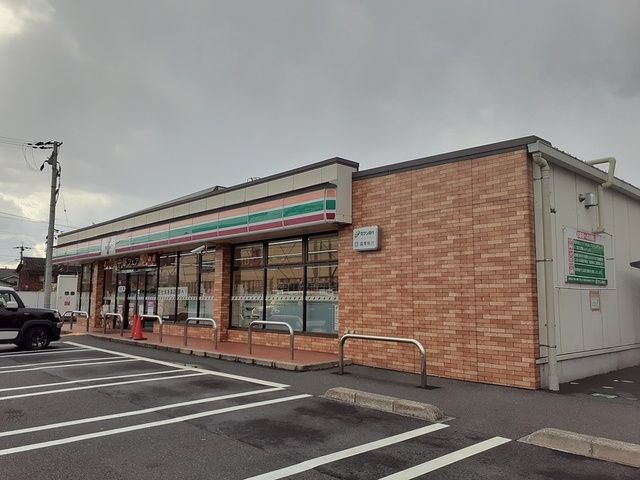 コンビニ　セブンイレブン彦根平田南店様（コンビニ）まで520m