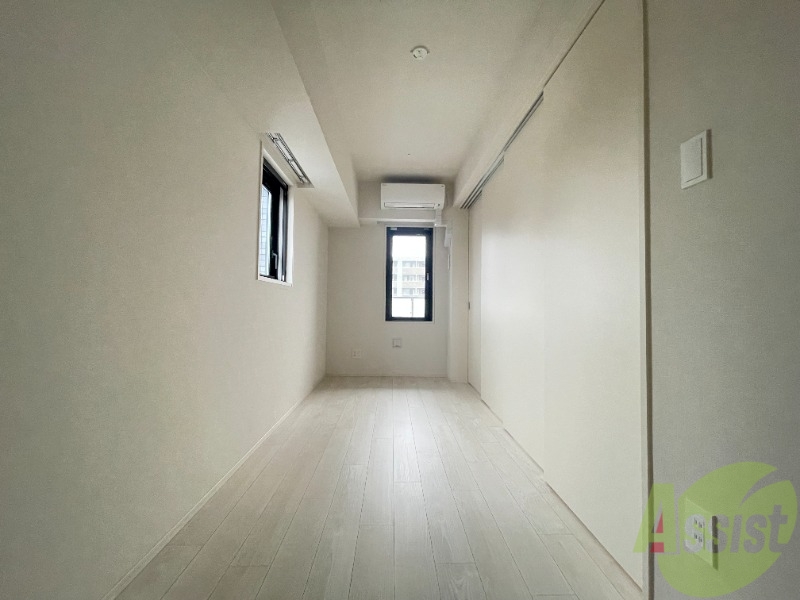 その他部屋・スペース　６帖の洋室です、２面採光ですので光が差し込みますね。