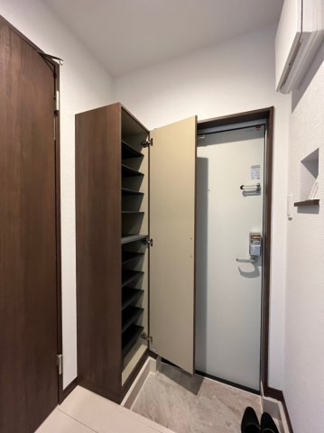 玄関　同シリーズ物件のお写真になります