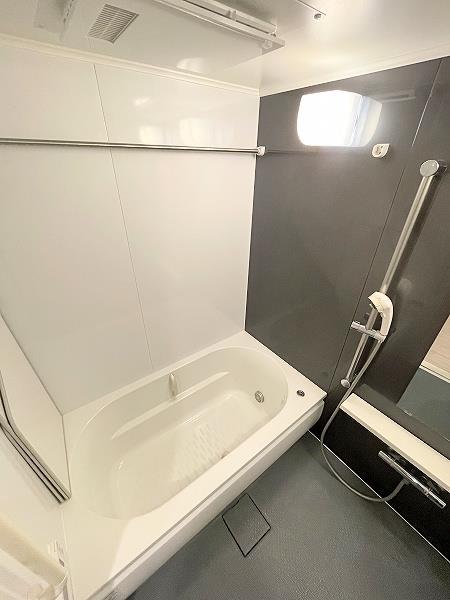 バス・シャワールーム　追い焚き機能・浴室乾燥機能付き