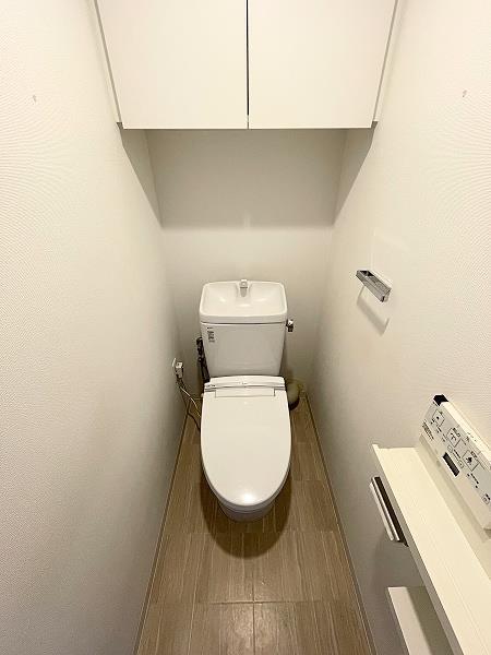 トイレ　温水洗浄暖房便座