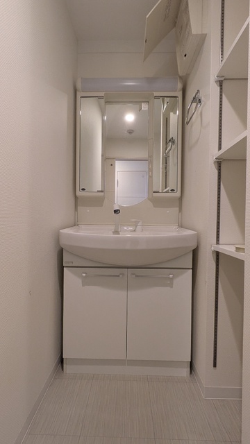 洗面設備　シャワー付き洗面化粧台★