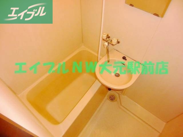 バス・シャワールーム　バス