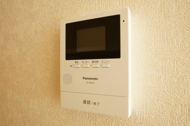 セキュリティ　来訪者が確認できる女性に安心の「TVモニターホン」