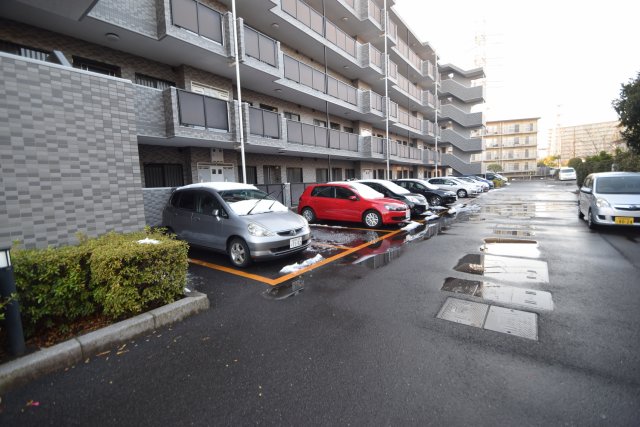 駐車場　駐車場完備です