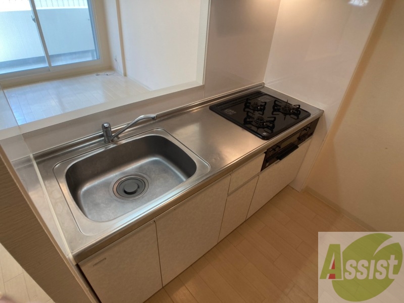 キッチン　キッチンはスペースも広々していて使いやすそうですよ！