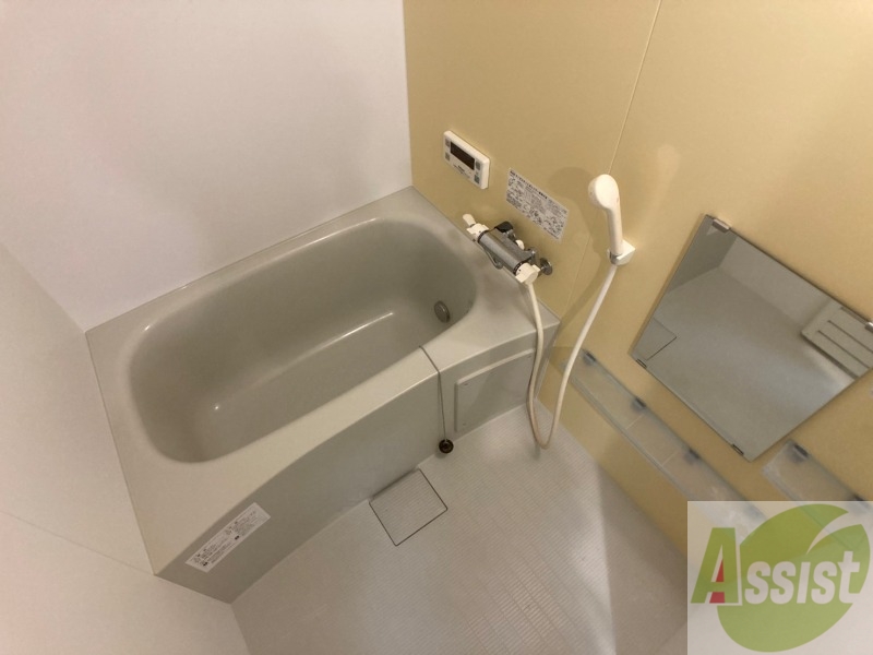 バス・シャワールーム　お風呂です。ゆっくりお風呂につかるのも体に良いですね～